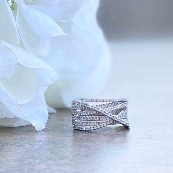 NWOT MACY’S 1 1/6 CT. T.W. CUBIC ZIRCONIA INTERLOCKING RING IN STERLING SILVER-6 - Picture 1 of 7